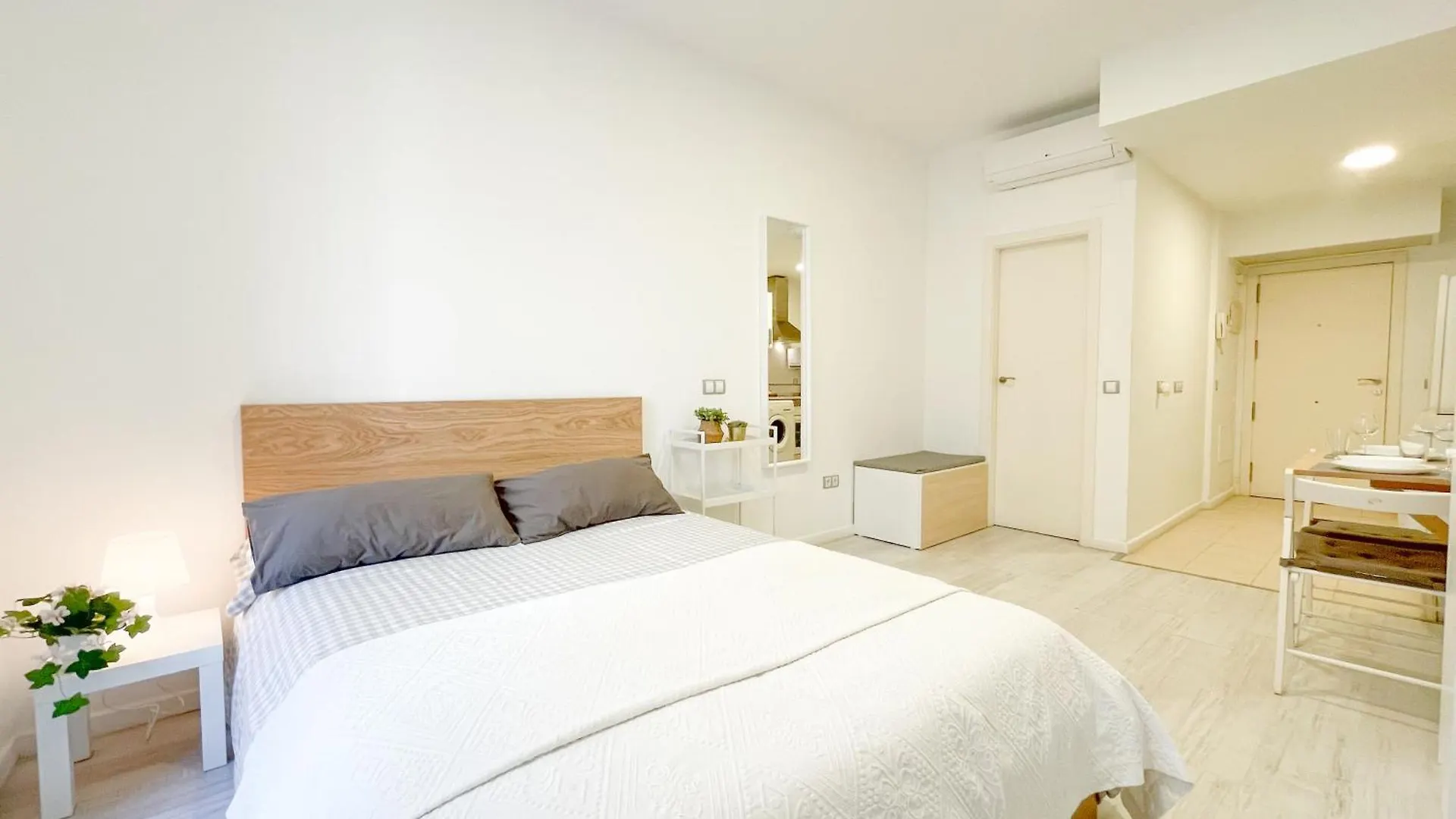 Estudio En Malaga Centro 0*,